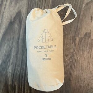 Uniqlo Pocketable Parka Women’s size S Beige